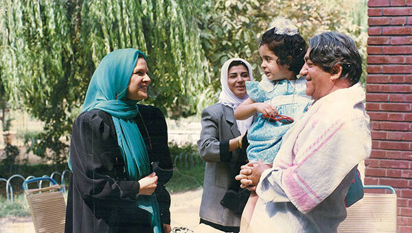 همه این نقش‌ها می‌گویند که افسر اسدی بر این بیماری پیروز خواهد شد